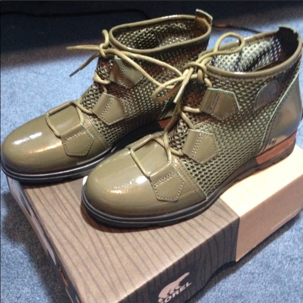 NWT Sorel boots.     Box no longer available